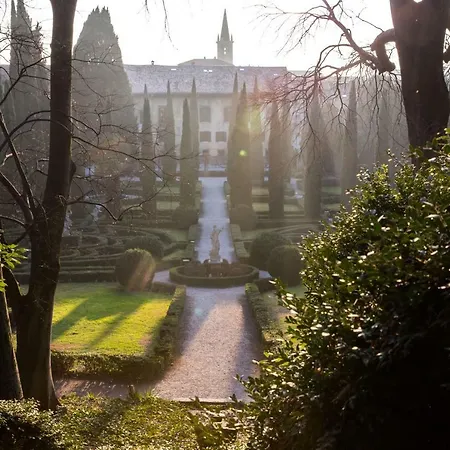 Principe Amedeo Apartment *