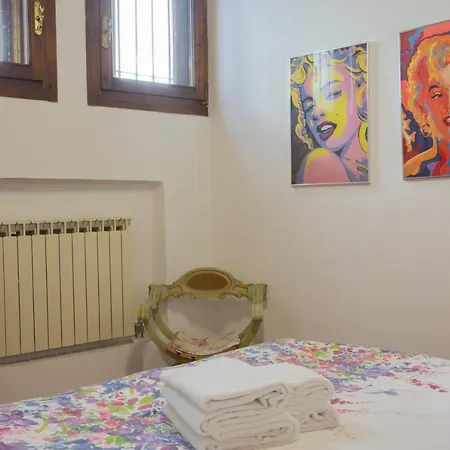 Principe Amedeo Apartment *
